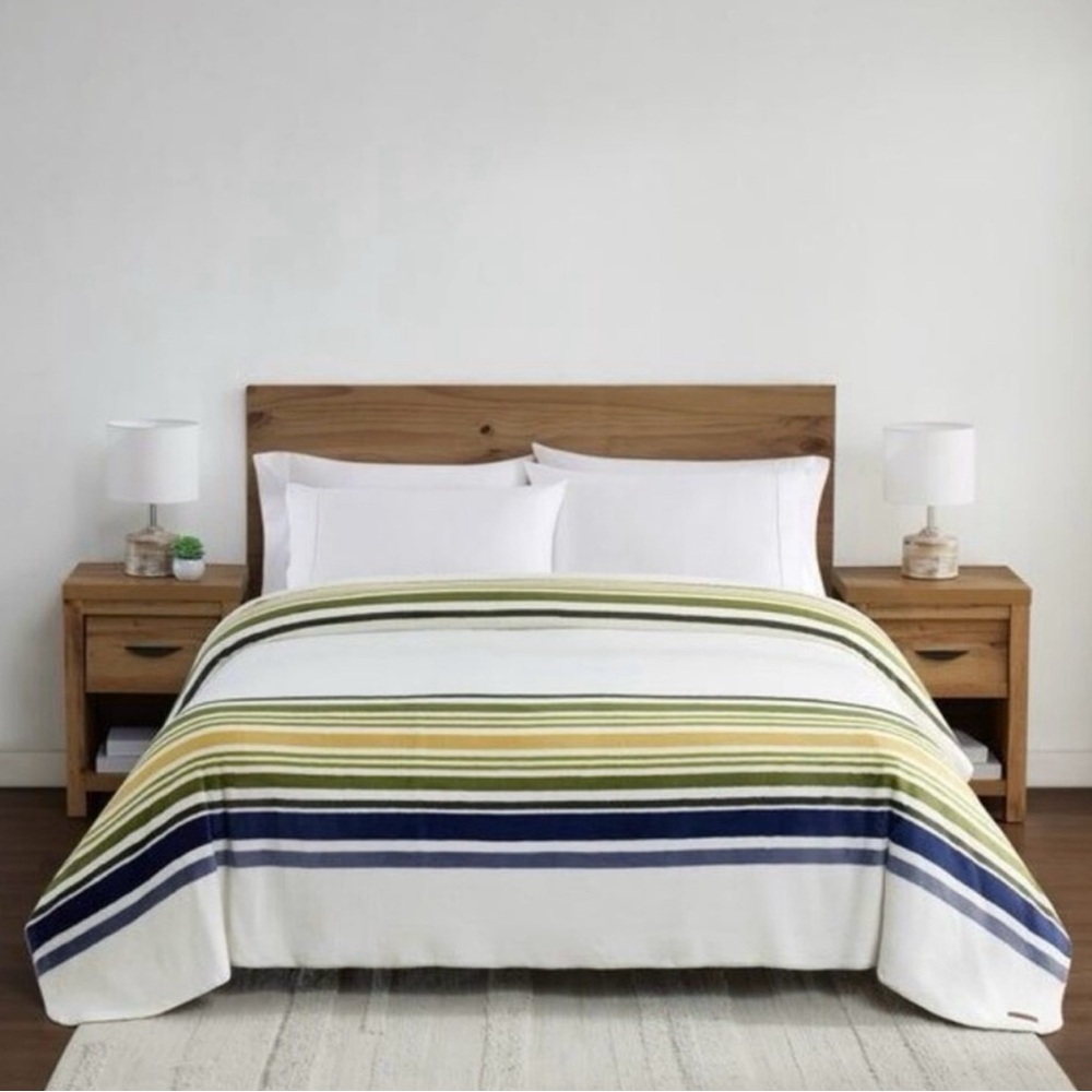 Pendleton Plush Blanket King